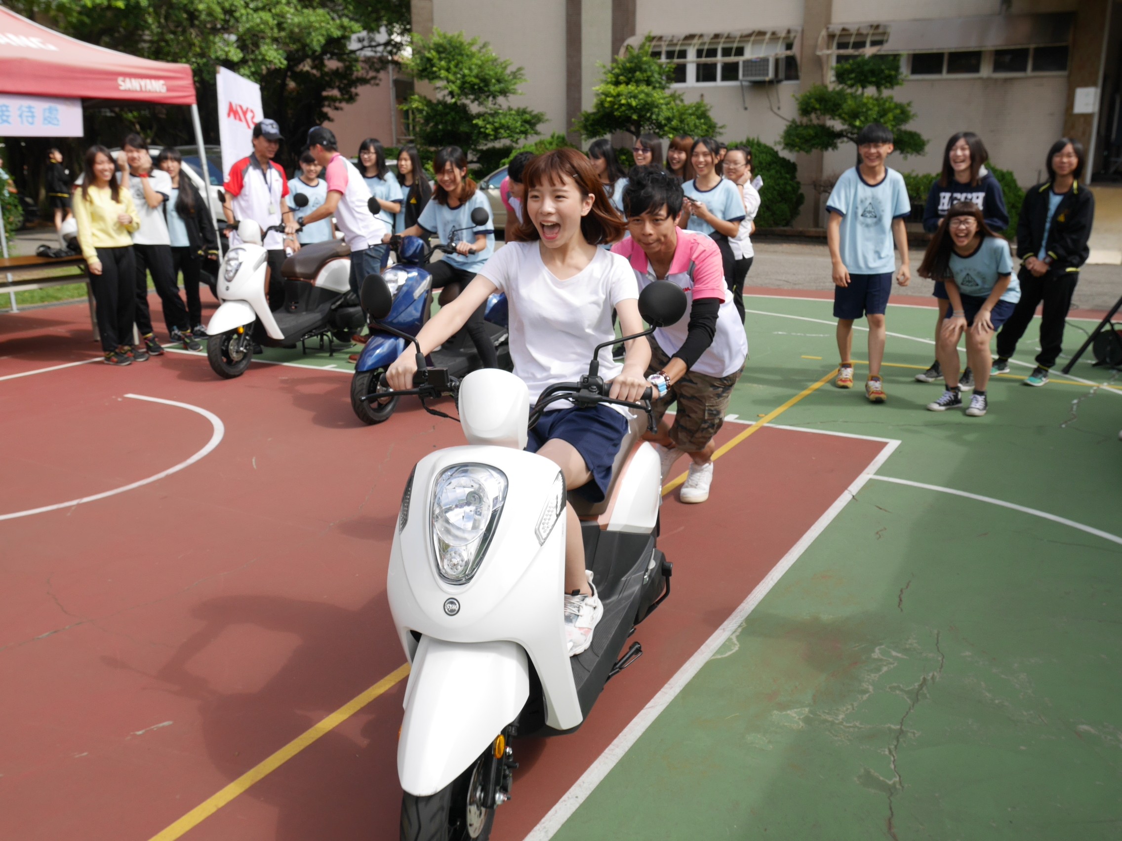 SYM校園機車考照活動(暖男駕訓班-新竹女中)